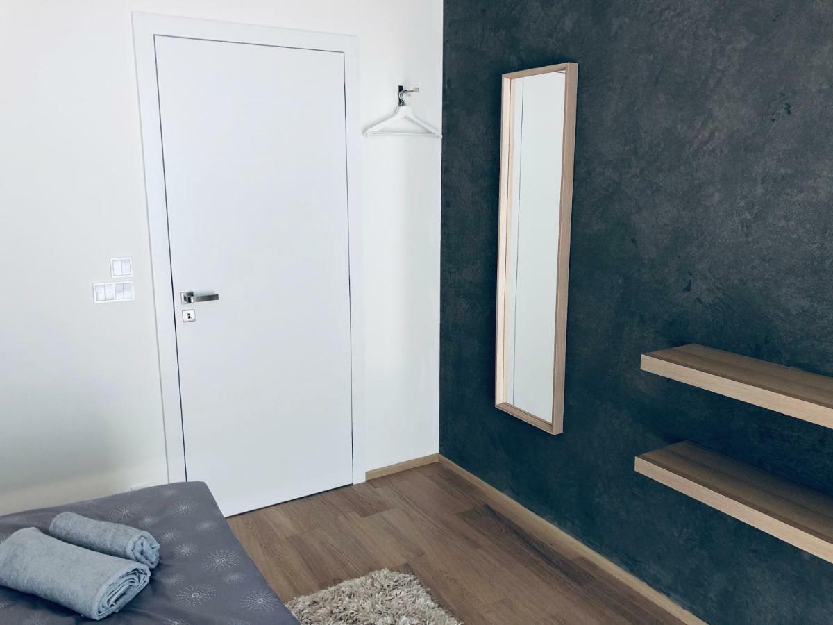 5Th Element Apartments Brno Bagian luar foto